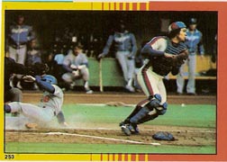 1982 Topps Baseball Stickers     253     Gary Carter PLAY